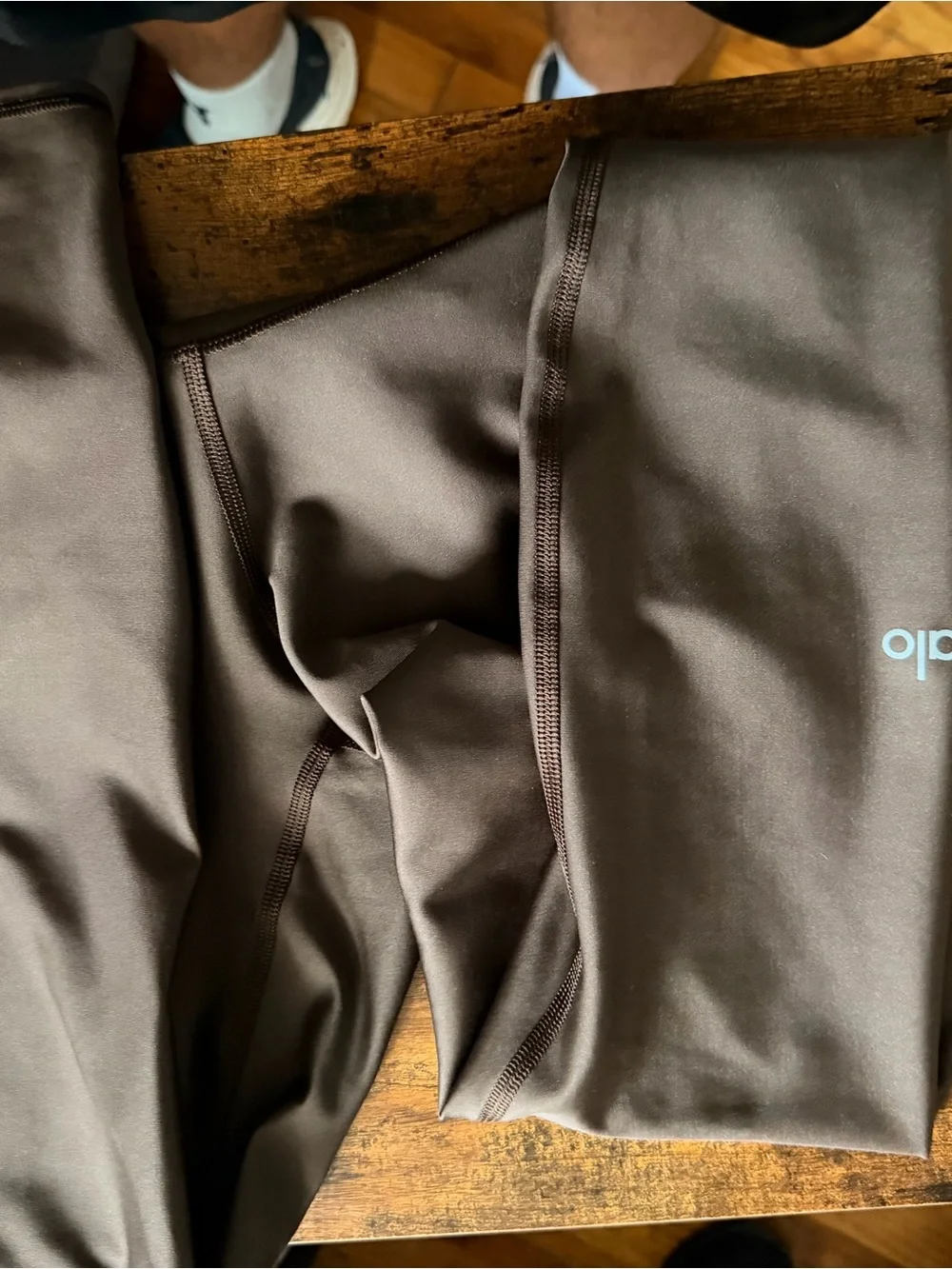 ALO Yoga Women’s Chocolate Brown Lightweight Shirt Jacket
